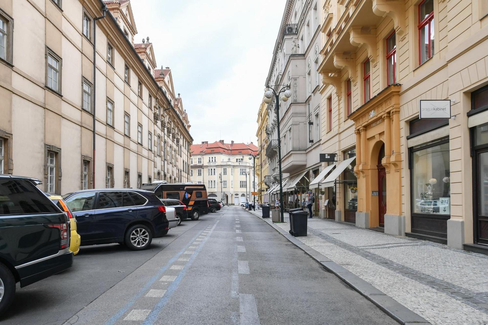 Stunning Charles Bridge Apartment Prag Exterior foto